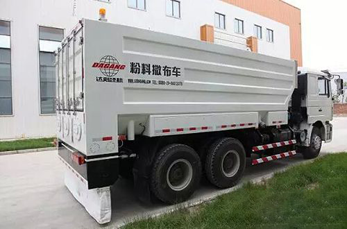瀝青水泥撒布車(chē)使用在哪些場(chǎng)所？